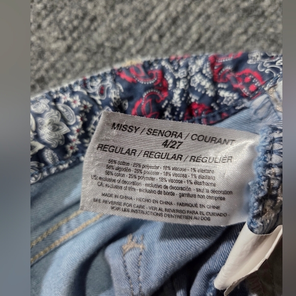 Vintage America Blues Bestie Jean 4/27 Floral Embroidered Straight Light Wash - Picture 5 of 14